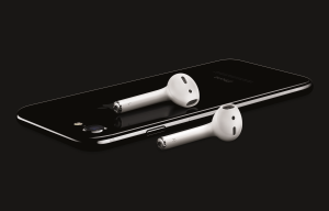 iPhone7 Jet Black with Airpods